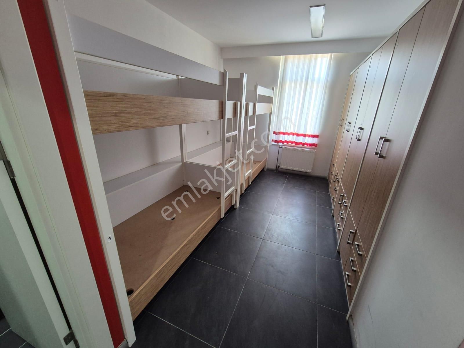 Delux'den Hürriyet Mah.'de Geniş Kapasiteli Kiralık Yurt Binası - Görsel 11