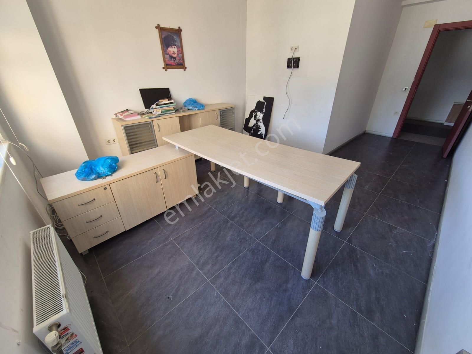 Delux'den Hürriyet Mah.'de Geniş Kapasiteli Kiralık Yurt Binası - Görsel 7