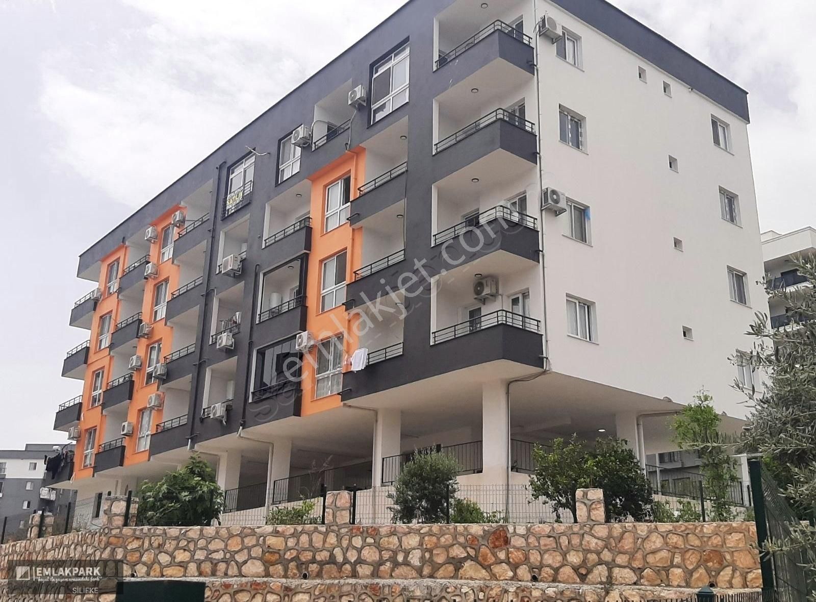 Emlakparkdan Taşucu Merkezde Kiralık Boş 2+1 Daire