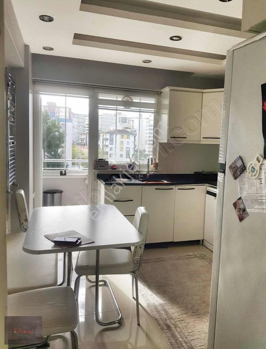 Atakent Tramvay Durağı Yanı Geniş 3+1 Lüks Daire