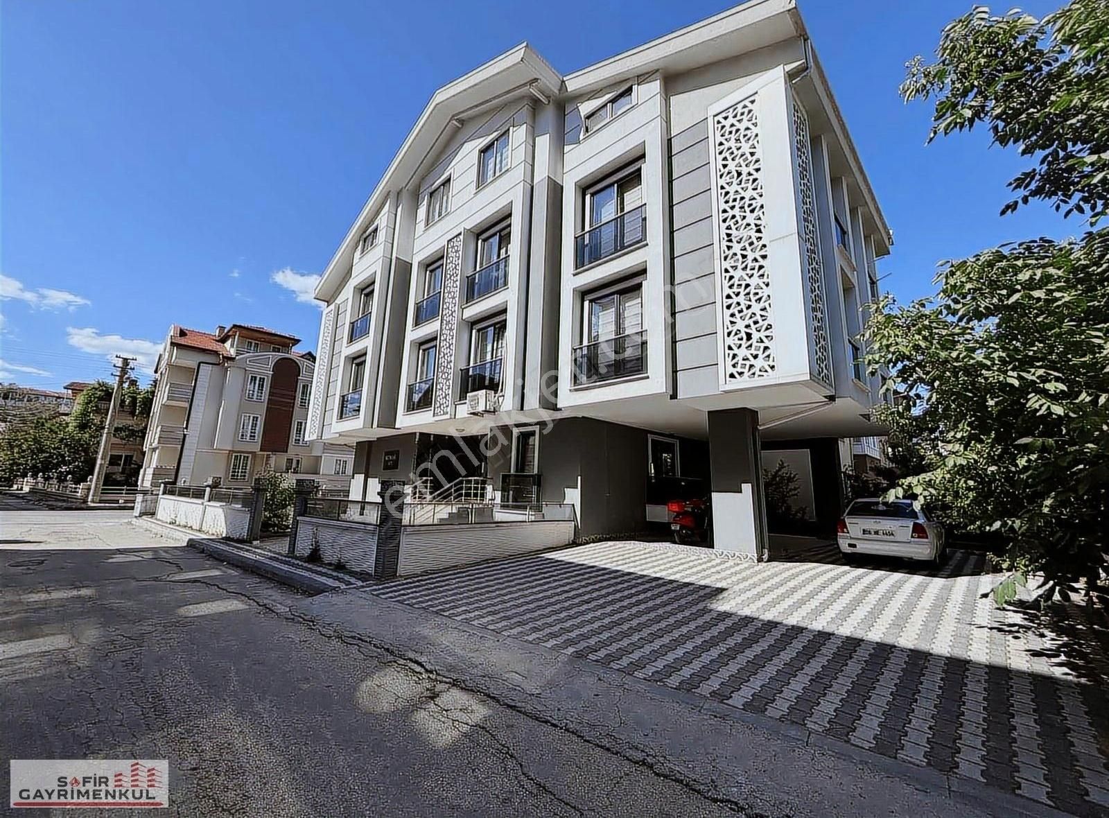 Modernevlerde Barıda Otel Altı Kiralık Eşyalı Daire