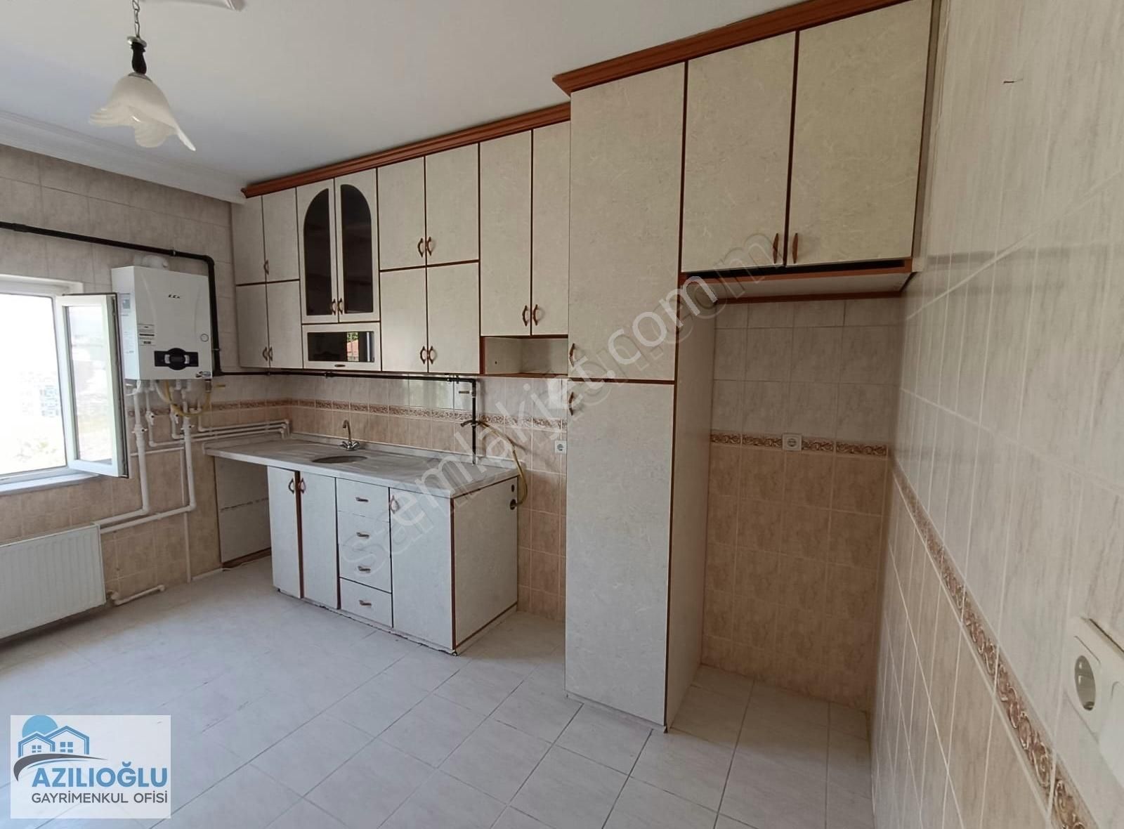 Azılıoğlu Gayrimenkul Ofisinden Yeni Mah.3+1 Kiralık Daire