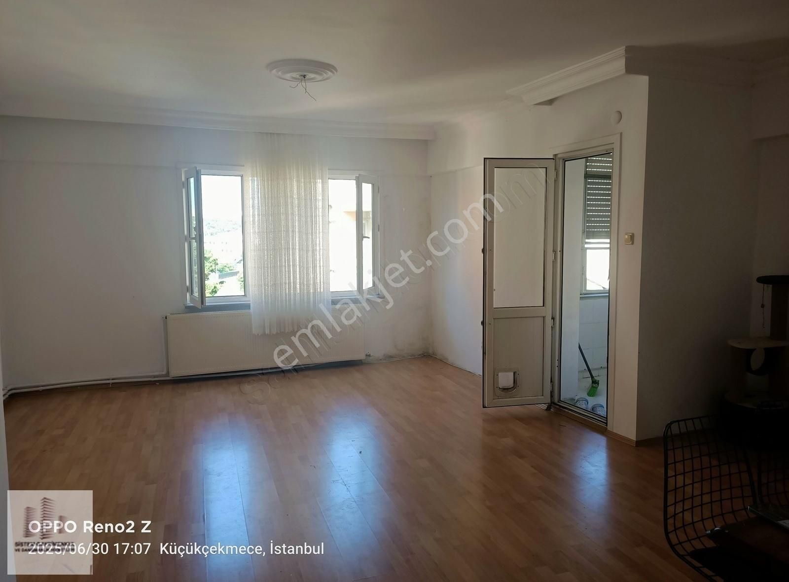 Halkalı İstasyon Mah.konut Birlik Sitesi 3+1 106m2 Önü Acık