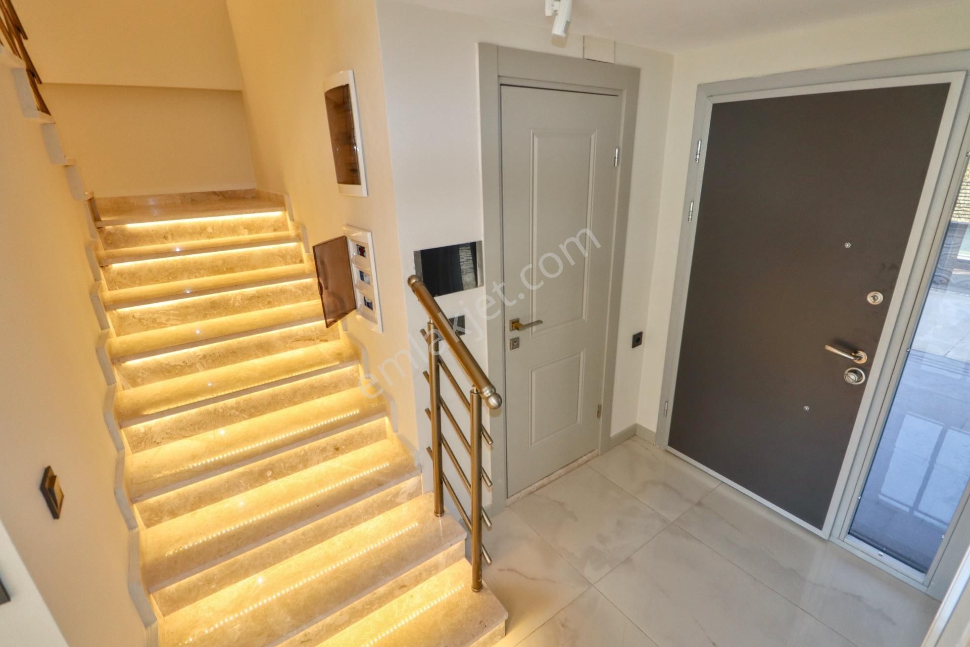 Altınoluk Sahil Tarafında Satılık Havuzlu Sitede 4+1 Müstakil Villa - Görsel 27