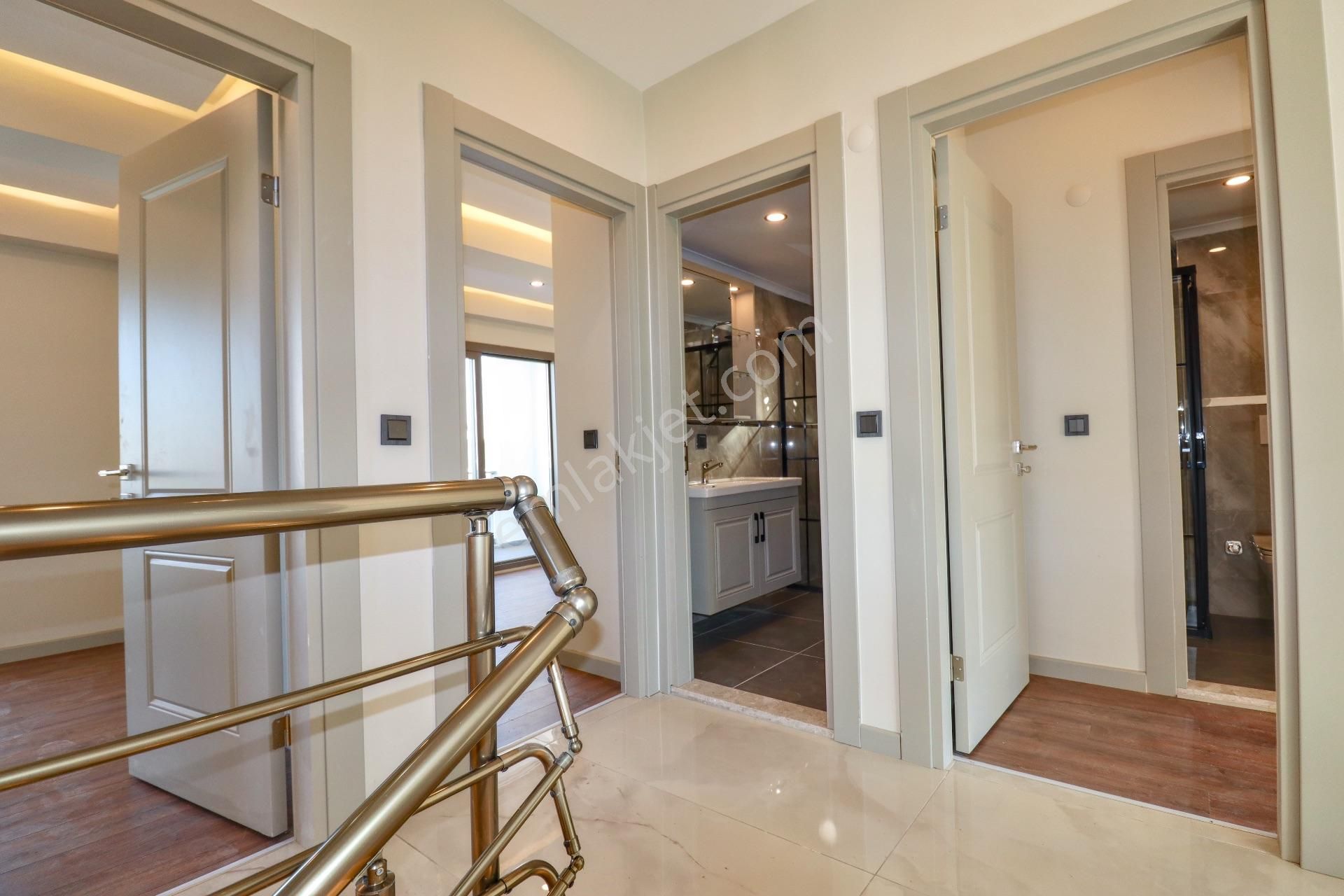 Altınoluk Sahil Tarafında Satılık Havuzlu Sitede 4+1 Müstakil Villa - Görsel 33