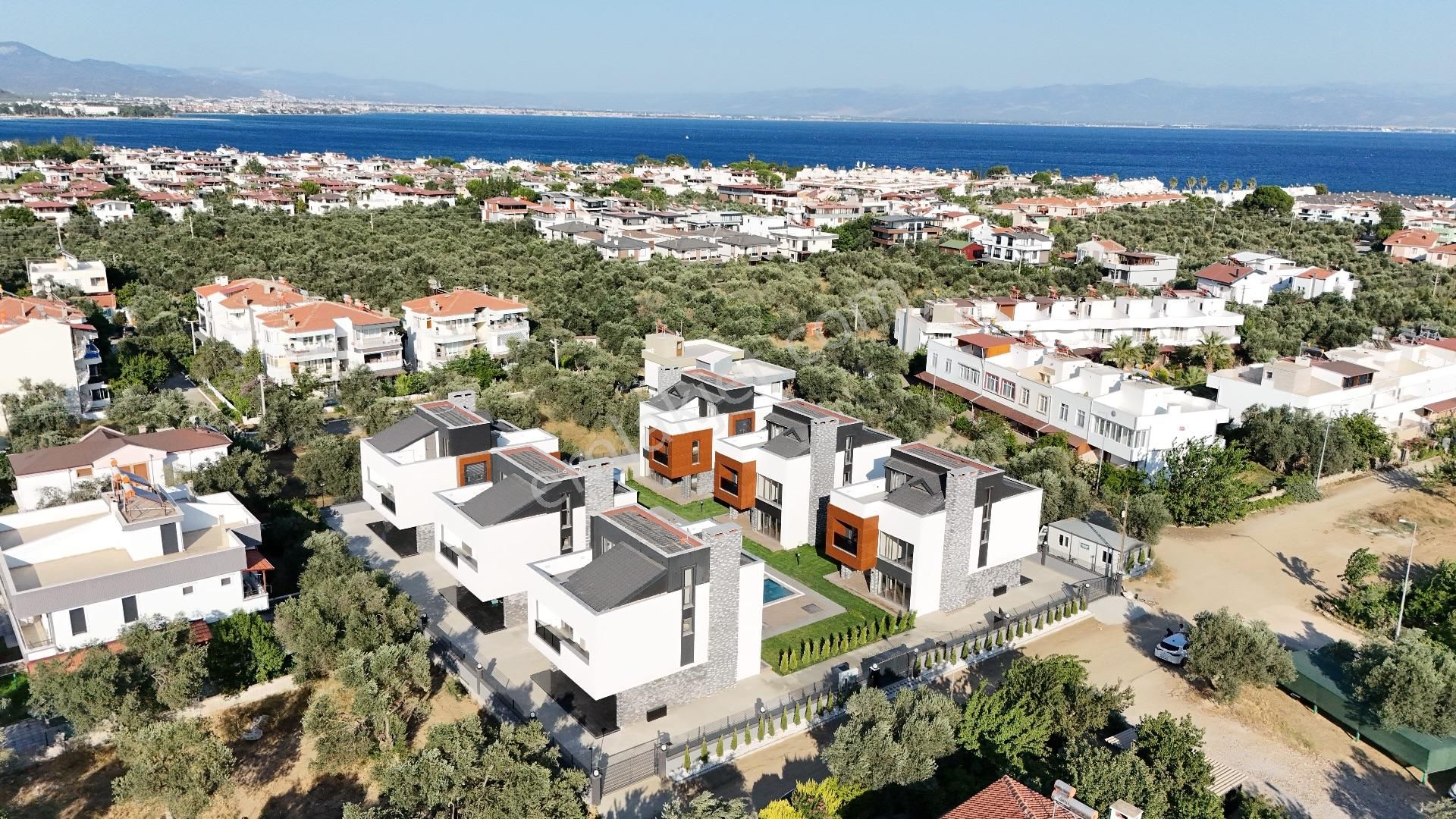 Altınoluk Sahil Tarafında Satılık Havuzlu Sitede 4+1 Müstakil Villa - Görsel 14