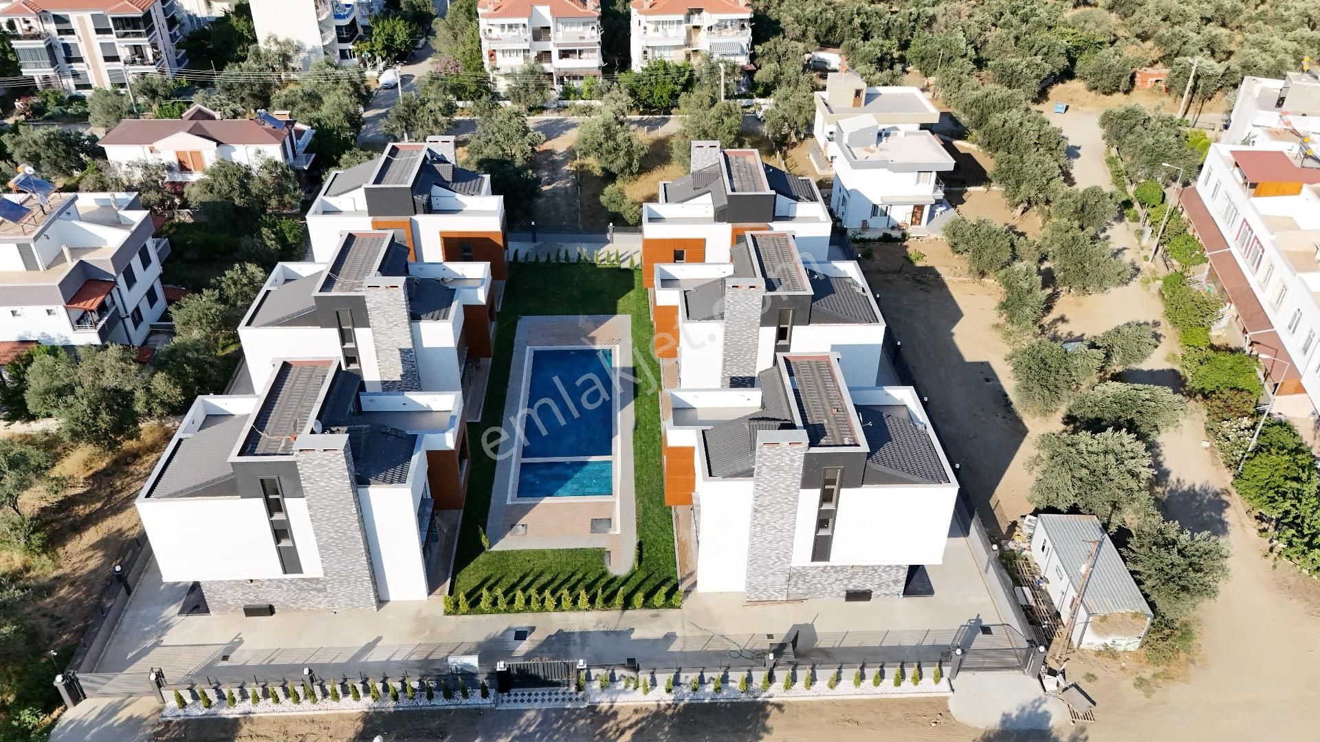 Altınoluk Sahil Tarafında Satılık Havuzlu Sitede 4+1 Müstakil Villa - Görsel 15