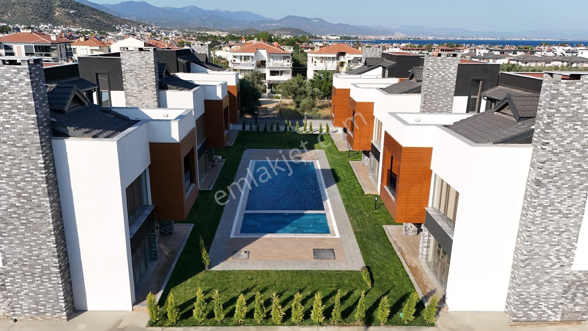 Altınoluk Sahil Tarafında Satılık Havuzlu Sitede 4+1 Müstakil Villa - Görsel 16