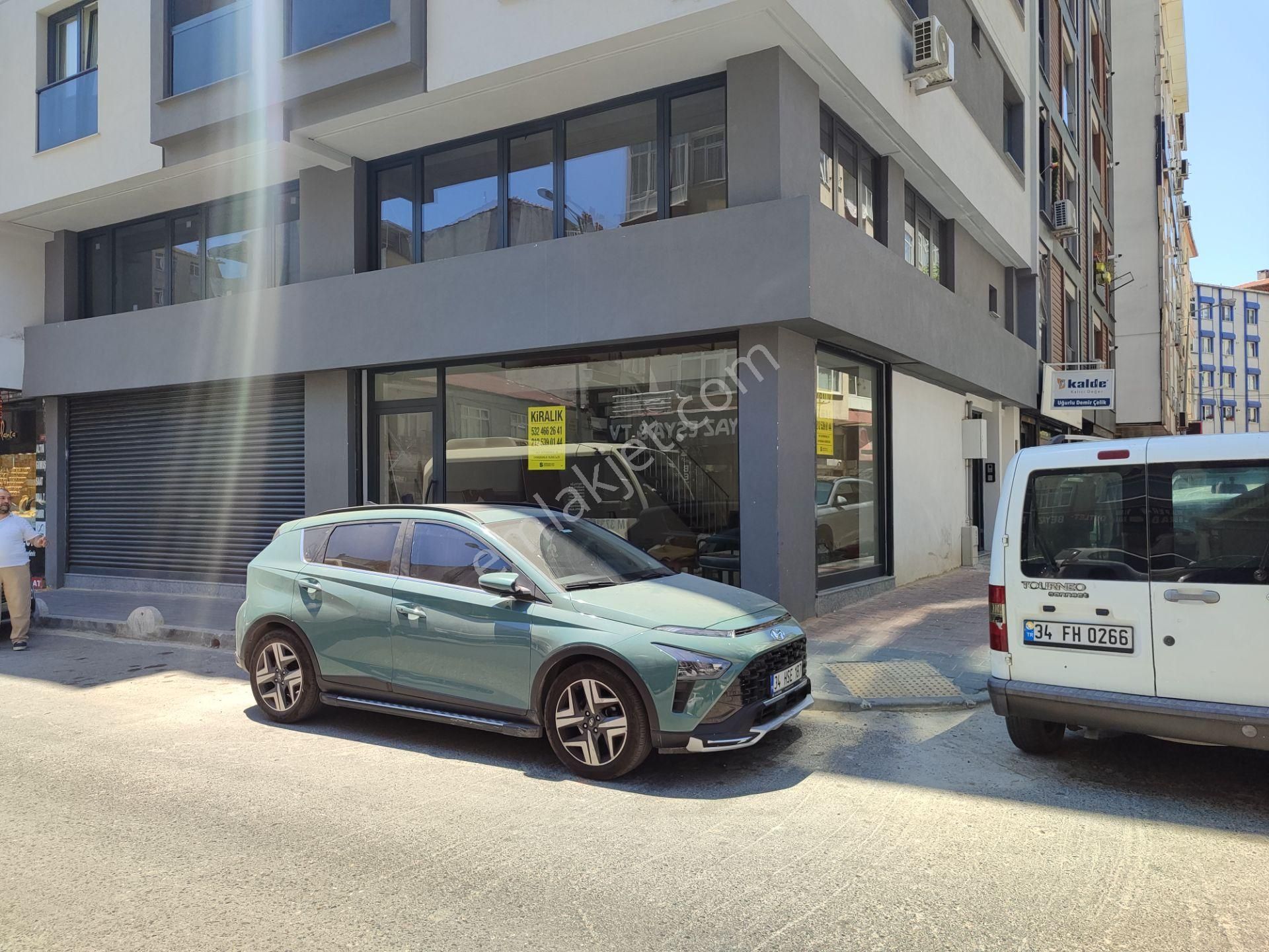 Bahçelievler Camlıkahve'de Bağcılar Caddesi Üzerinde Sıfır Binada 2 Katlı Köşe Başı Kiralık Dükkan