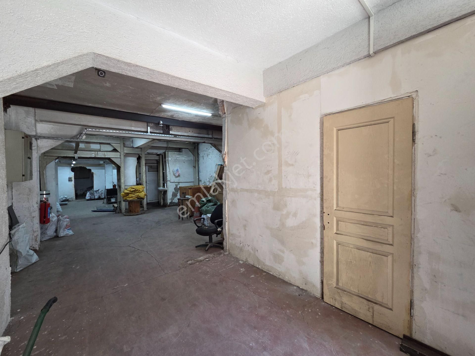 Eyüpsultan Topçular'da Kiralık 140 M2 Atölye & Depo