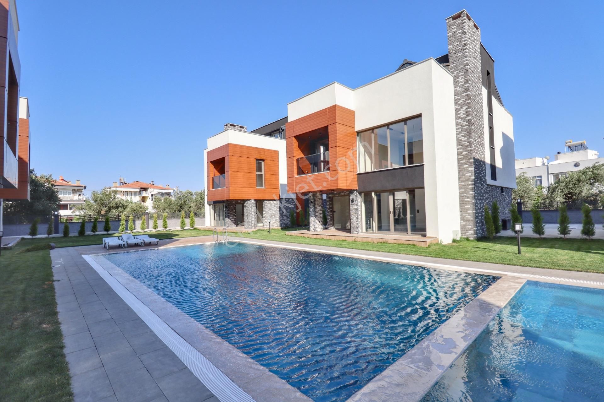Güre Sahil Tarafında Satılık Havuzlu Sitede 4+1 Sıfır Villa - Görsel 3