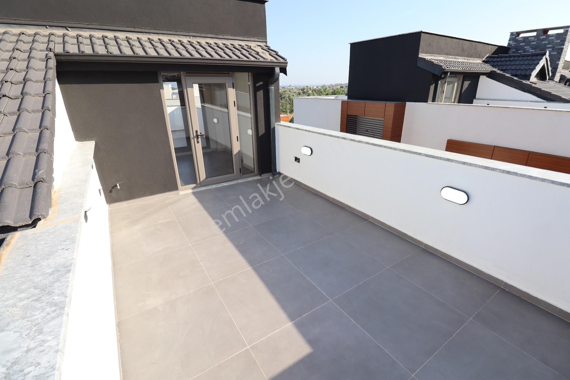 Güre Sahil Tarafında Satılık Havuzlu Sitede 4+1 Sıfır Villa - Görsel 25