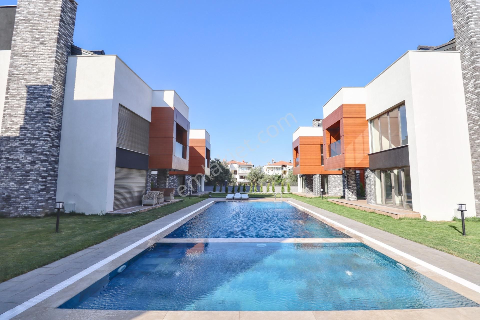 Güre Sahil Tarafında Satılık Havuzlu Sitede 4+1 Sıfır Villa - Görsel 2