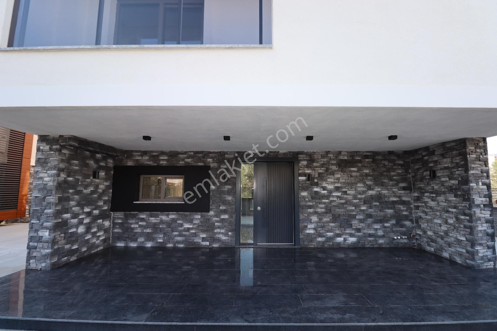 Güre Sahil Tarafında Satılık Havuzlu Sitede 4+1 Sıfır Villa - Görsel 11