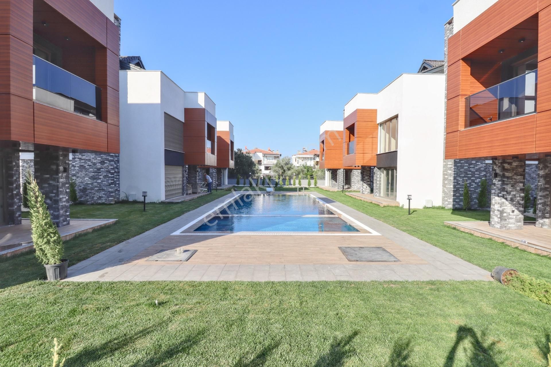 Güre Sahil Tarafında Satılık Havuzlu Sitede 4+1 Sıfır Villa - Görsel 8