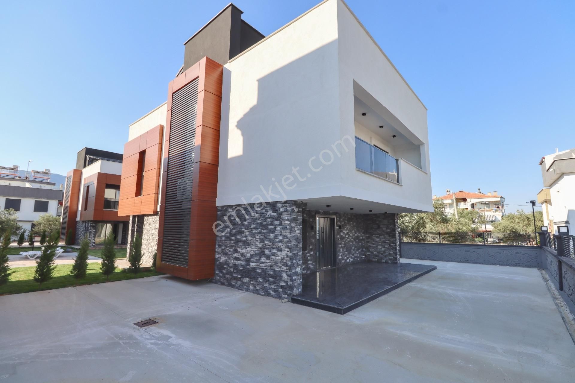 Güre Sahil Tarafında Satılık Havuzlu Sitede 4+1 Sıfır Villa - Görsel 9