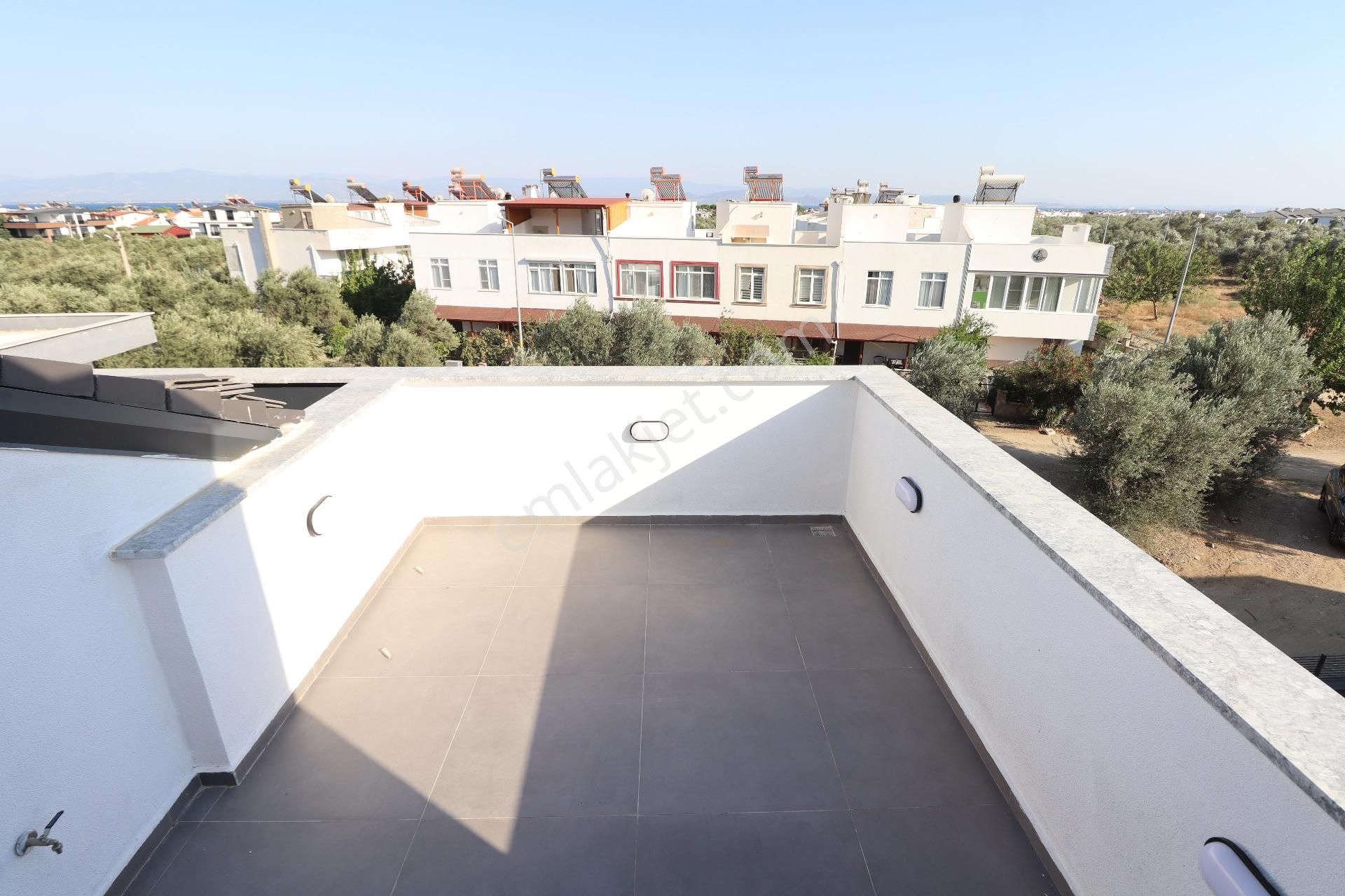 Güre Sahil Tarafında Satılık Havuzlu Sitede 4+1 Sıfır Villa - Görsel 26