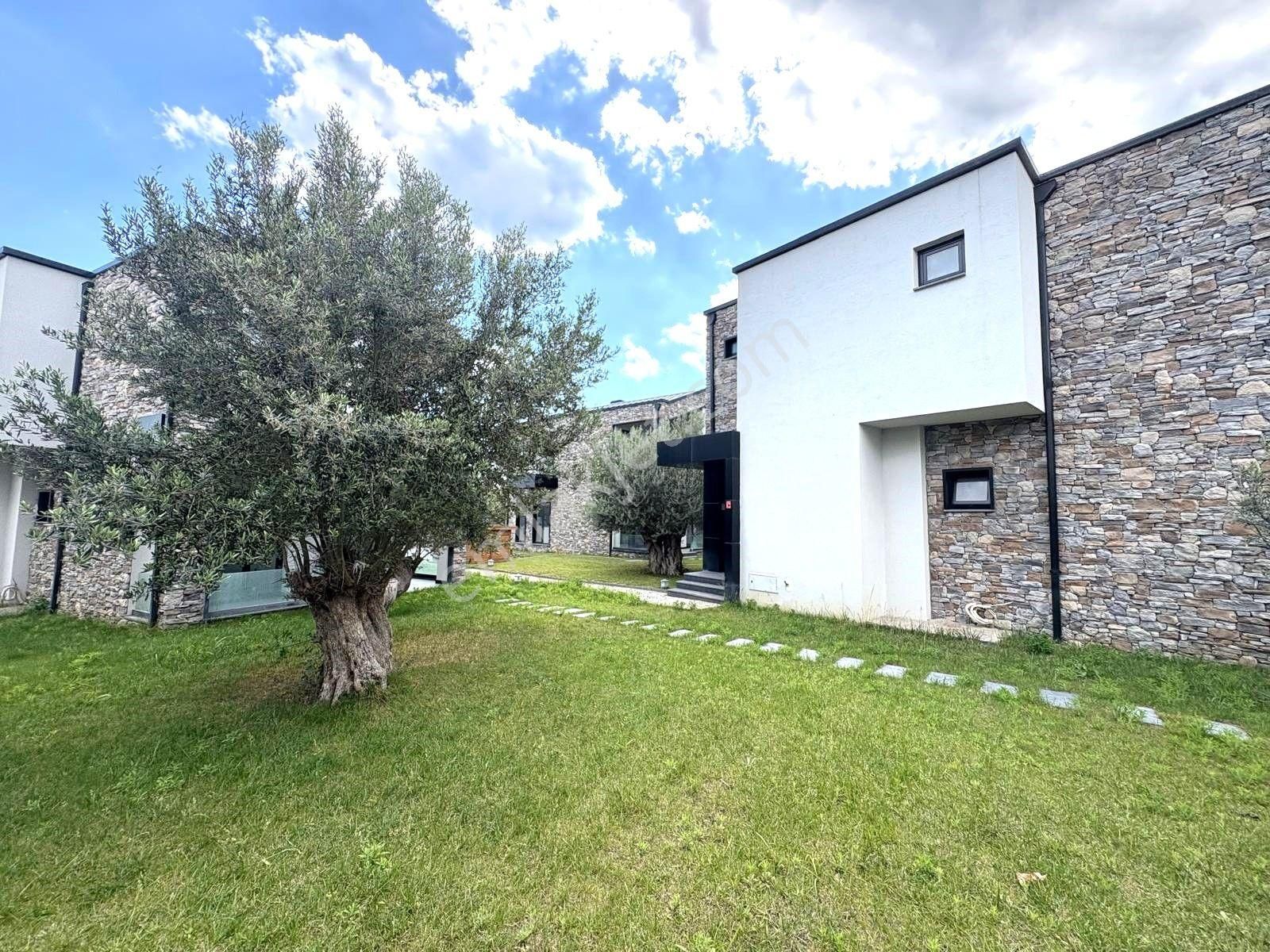 Sezgin Emlaktan Gürede Yüzme Havuzlu Şık Tasarım Satılık Villa - Görsel 29