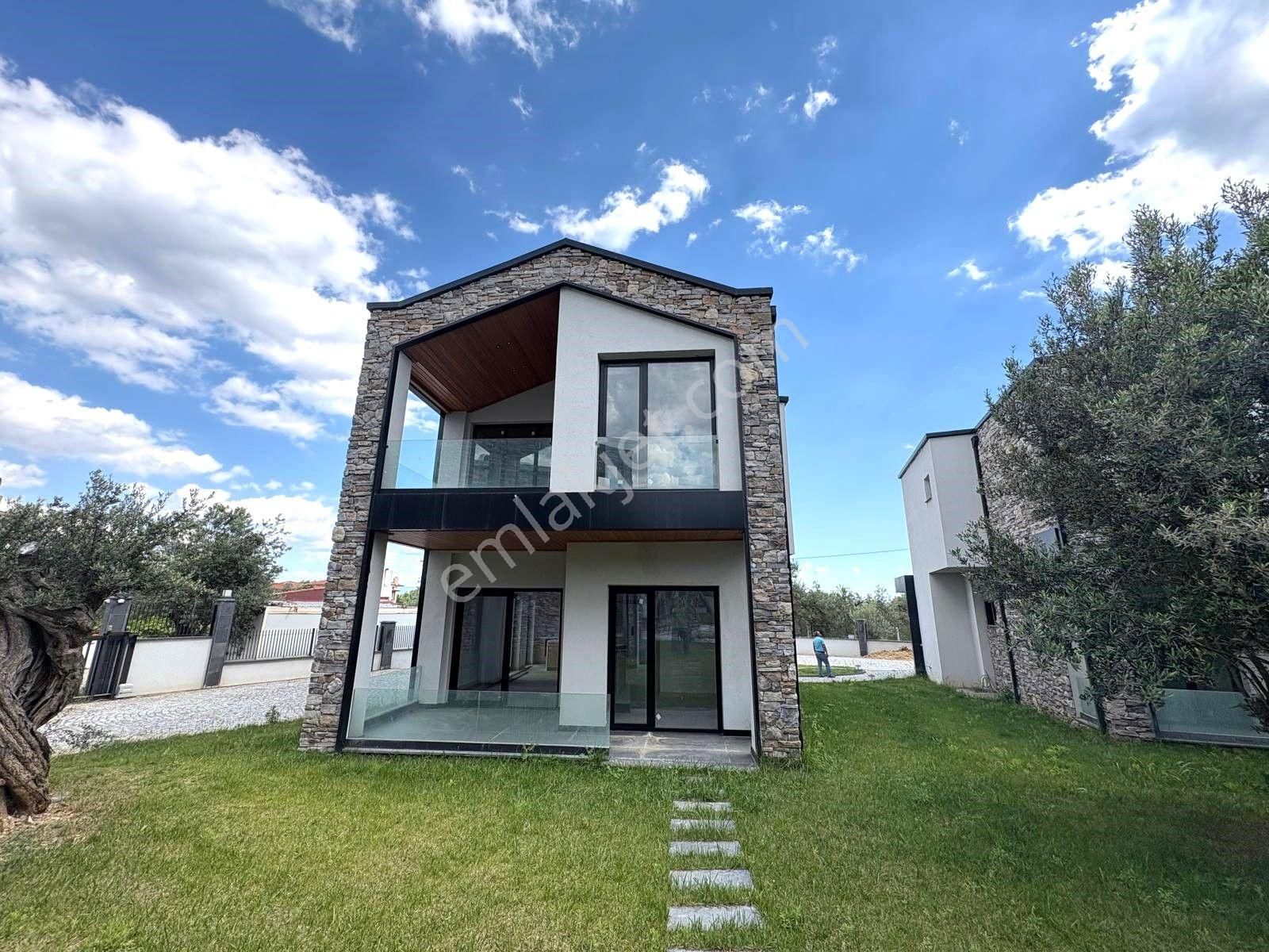 Sezgin Emlaktan Gürede Yüzme Havuzlu Şık Tasarım Satılık Villa - Görsel 24