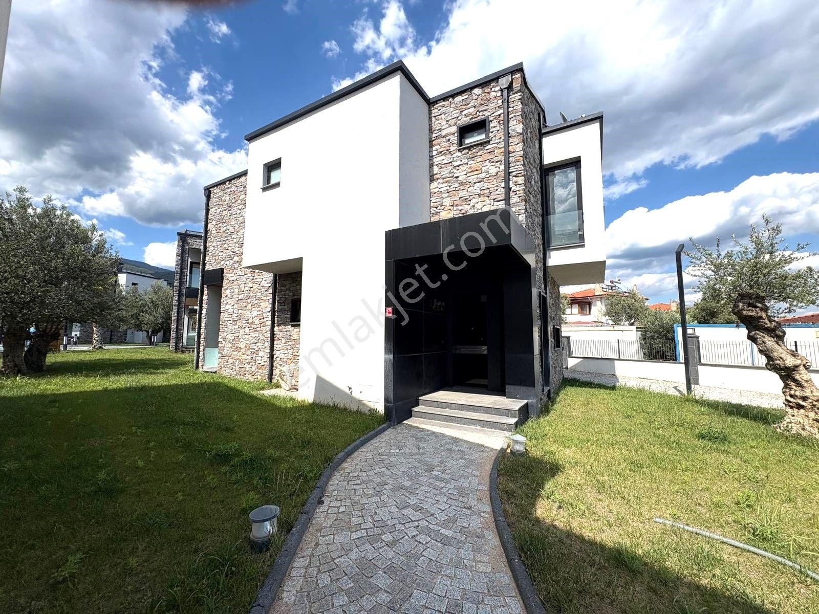 Sezgin Emlaktan Gürede Yüzme Havuzlu Şık Tasarım Satılık Villa - Görsel 4