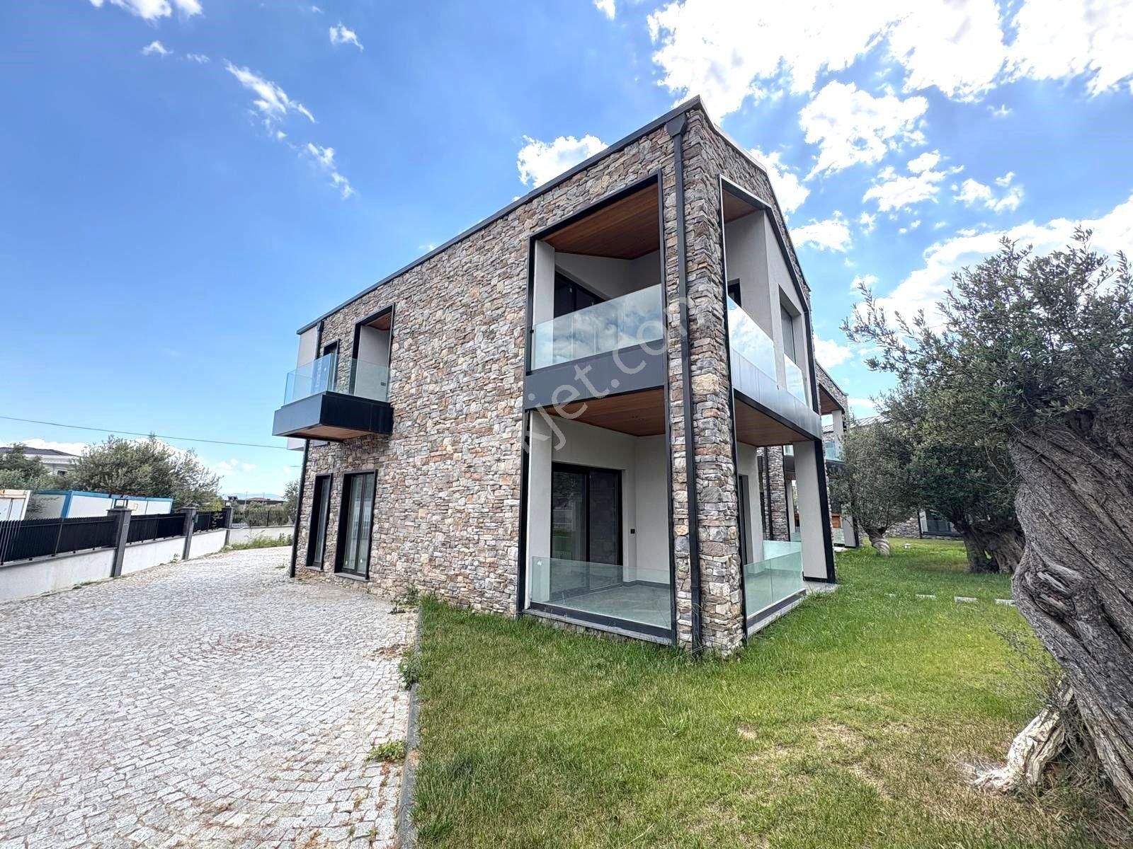 Sezgin Emlaktan Gürede Yüzme Havuzlu Şık Tasarım Satılık Villa - Görsel 27