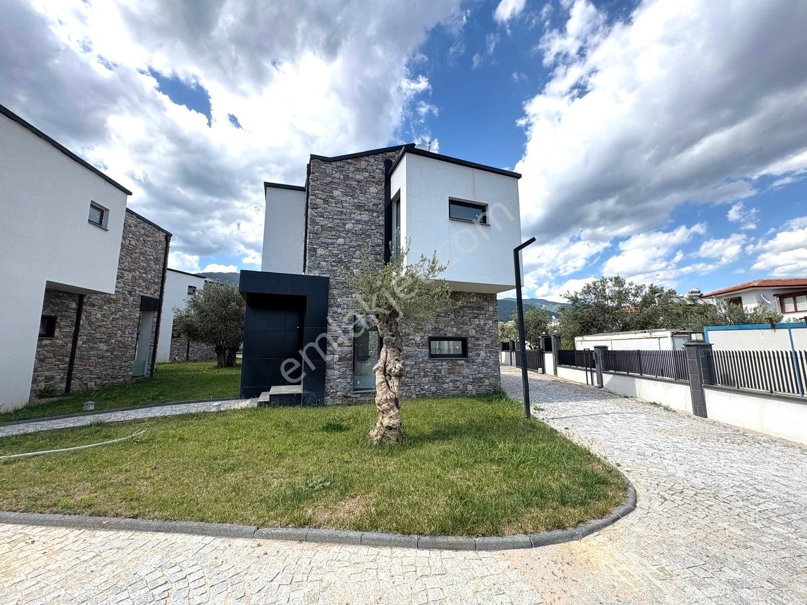 Sezgin Emlaktan Gürede Yüzme Havuzlu Şık Tasarım Satılık Villa - Görsel 5