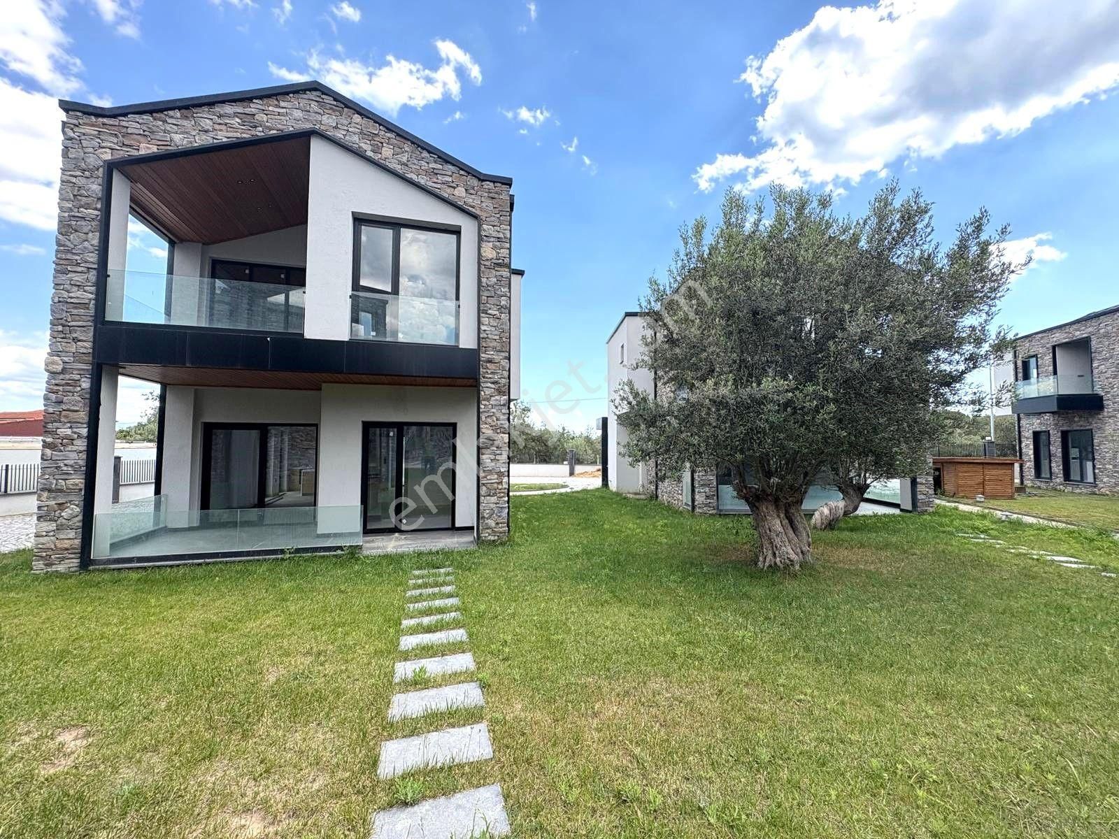 Sezgin Emlaktan Gürede Yüzme Havuzlu Şık Tasarım Satılık Villa - Görsel 30