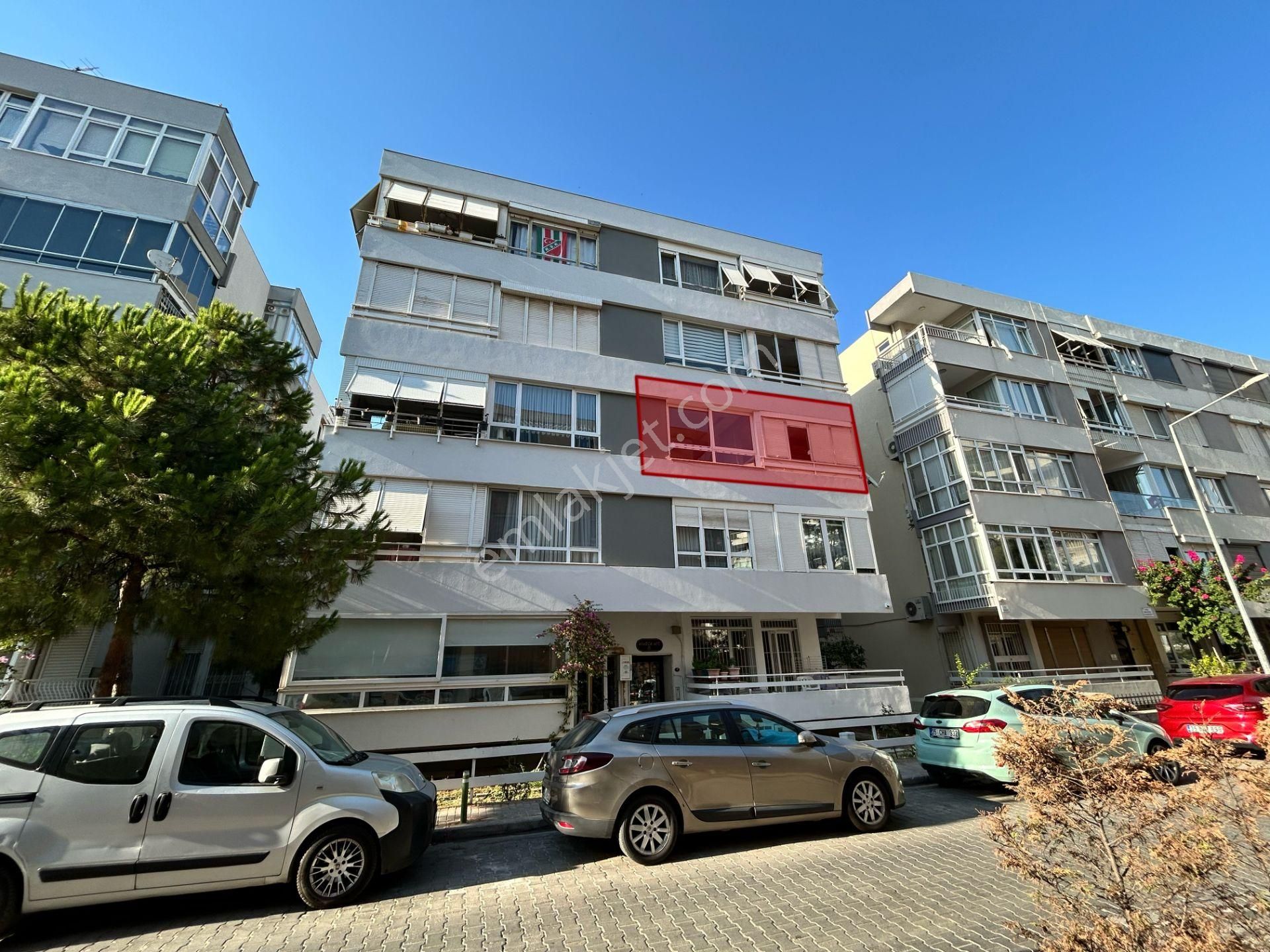 Karşıyaka Sahil Yakını, Tadilatlı, Geniş 3+1 Daire