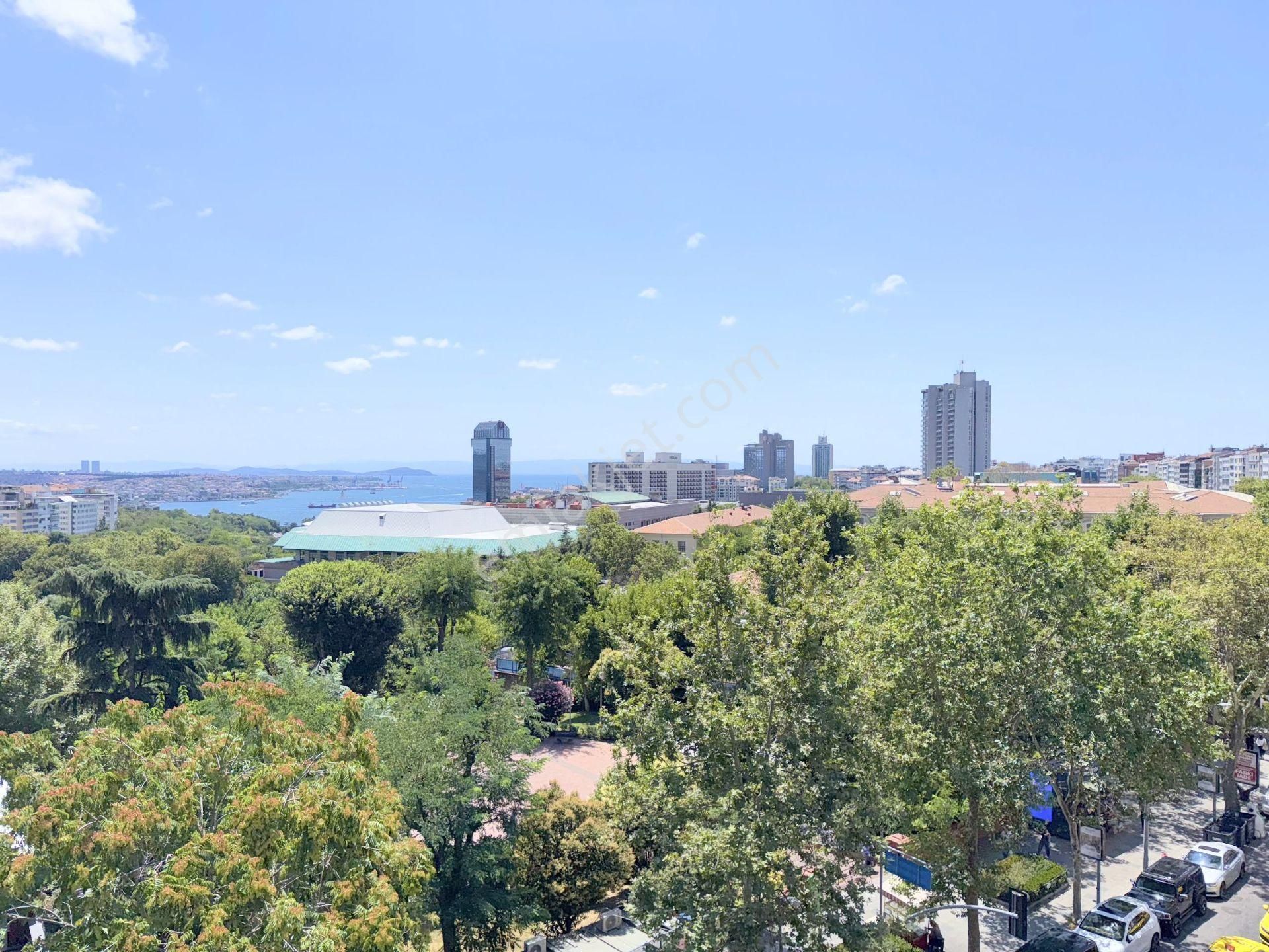 Valikonağı Caddesi Üzeri Mükemmel Konumda, 150m2 Manzaralı 3+1
