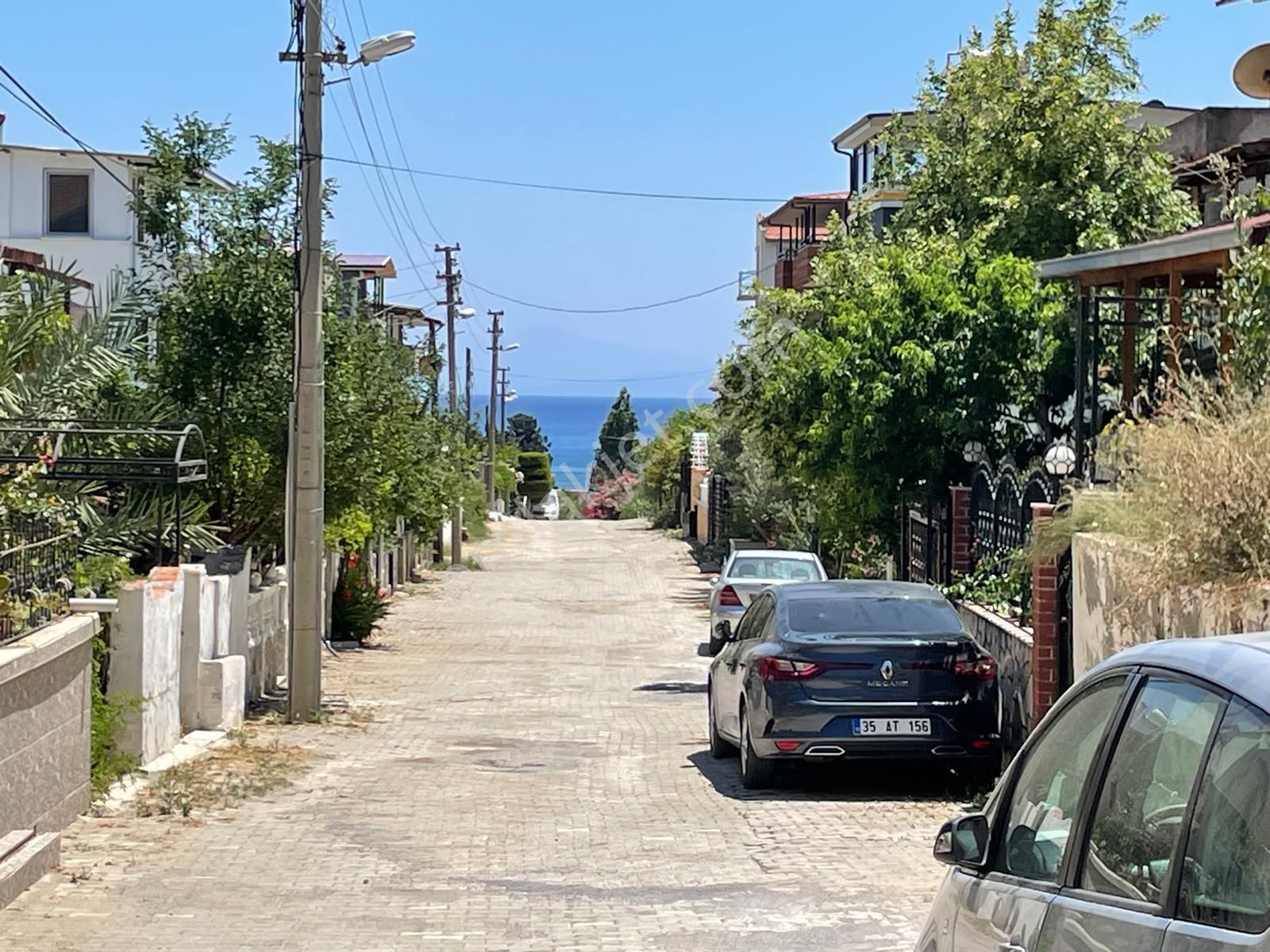Seferihisar Doğanbey De Denize 100m Mesafede Satılık Yazlık