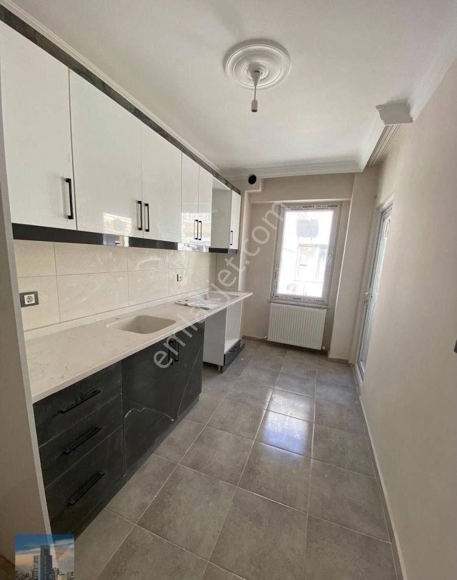 S1052 Ayhan Gezer Emlak'ta 600 Evler Mah 2+1 Ara Kat Sıfır Daire