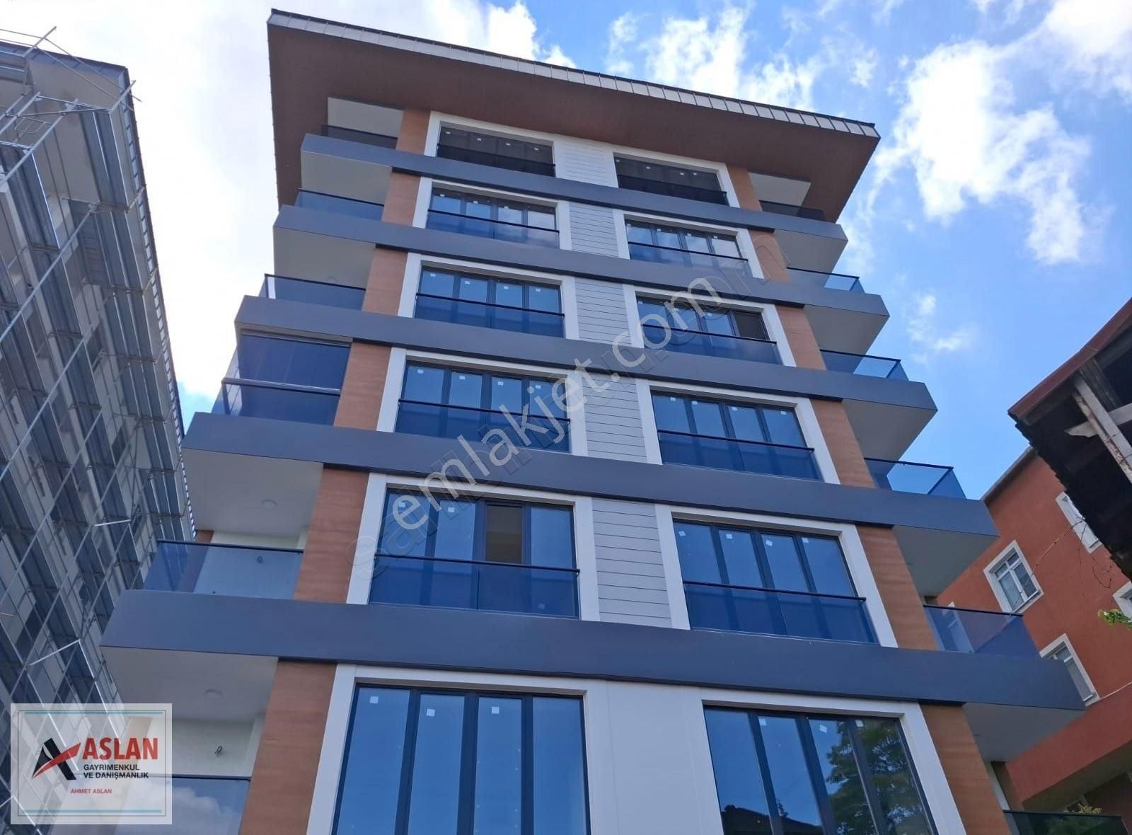 Çengelköy Bahçelievler De Krediye Uygun Geniş 3+1 Satılık Daire