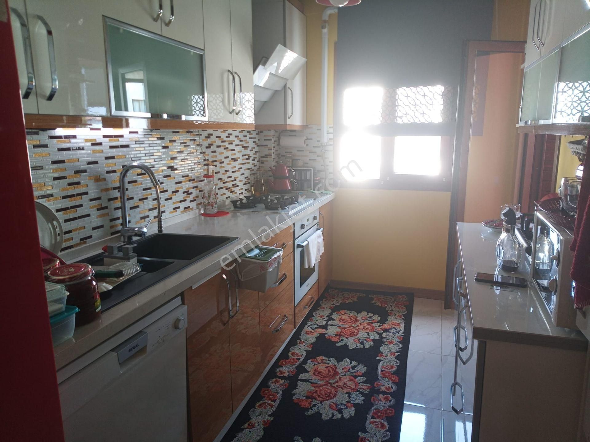 Kuşadası İkiçeşmelik’te Site İçi Doğalgazlı, Geniş 3+1 Satılık Daire - Görsel 3