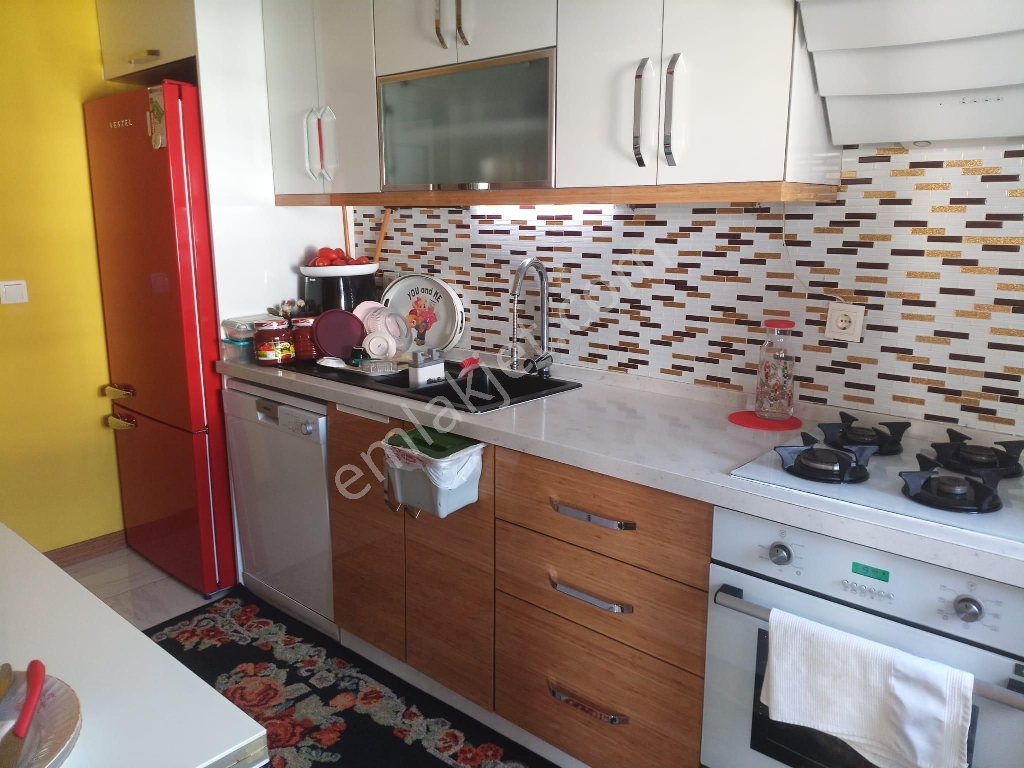 Kuşadası İkiçeşmelik’te Site İçi Doğalgazlı, Geniş 3+1 Satılık Daire - Görsel 4