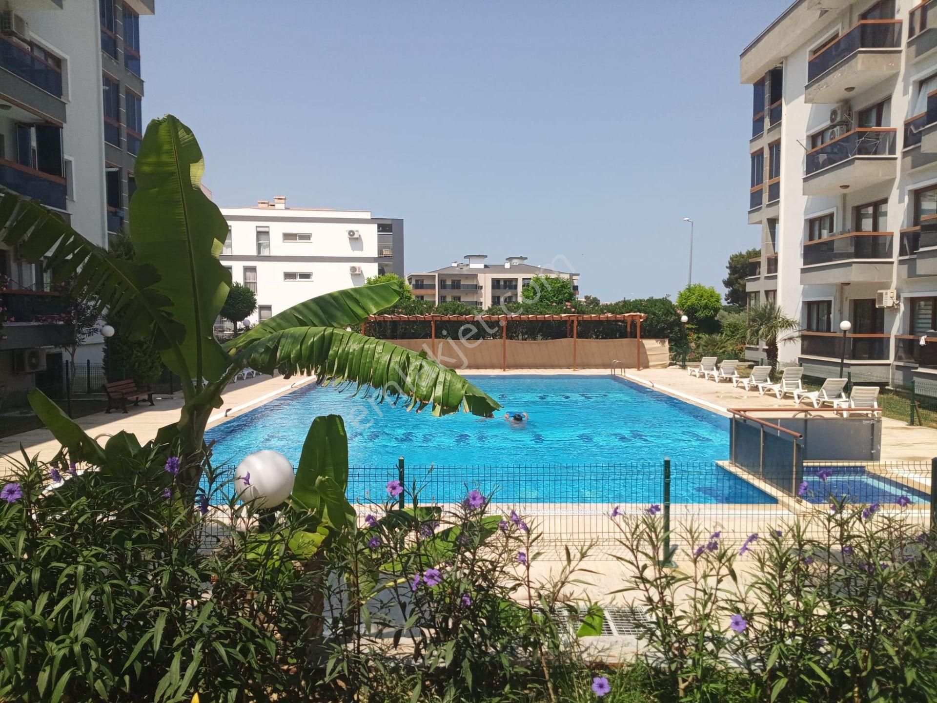 Kuşadası İkiçeşmelik’te Site İçi Doğalgazlı, Geniş Full Eşyalı 3+1 Satılık Daire
