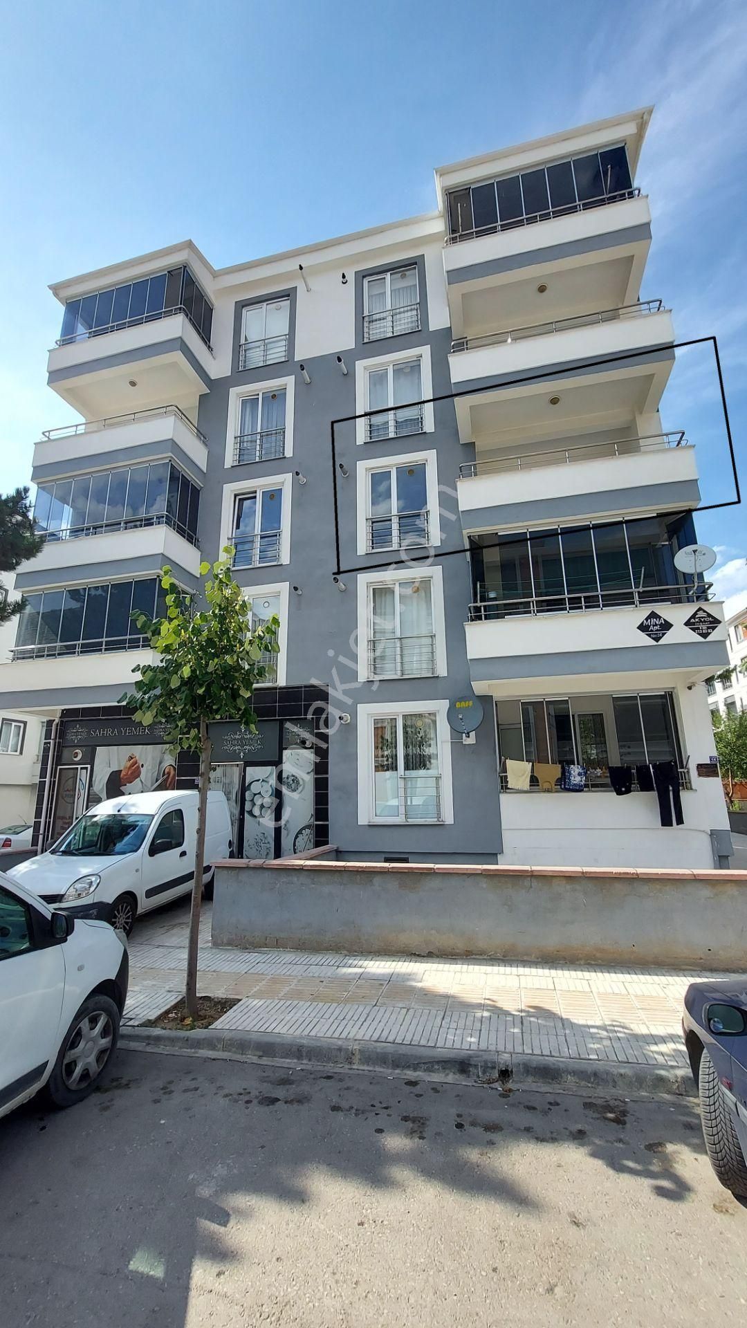 Sahibinden Köprübaşı Sokakta Güney-doğu Cepheli 3+1 Arakat Daire
