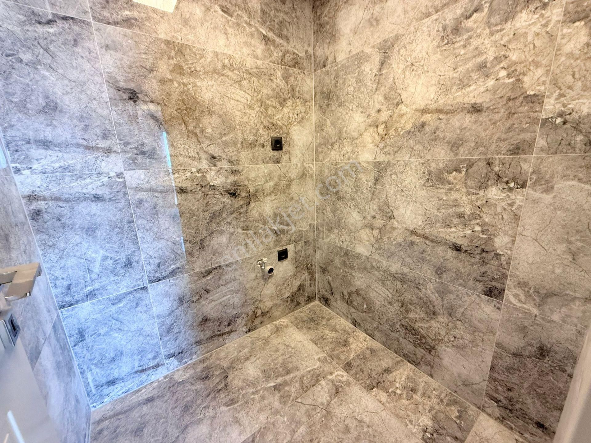 Merkezi Konumlu-manzara-güvenlık-havuz-otopark-bahçe-sosyal Alan-lüx Fırsat Daireler - Görsel 15