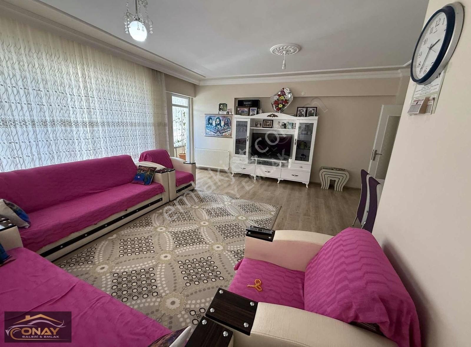 Onay Gayrimenkul' Den Satılık 3+1 Çok Geniş Daire
