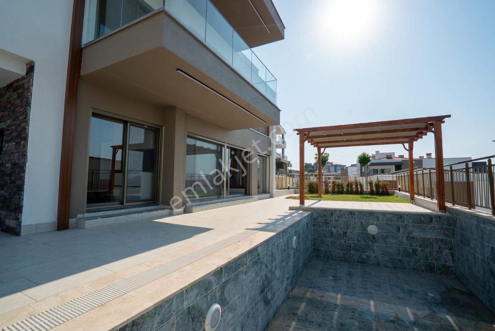 Guvenlık-özel Havuz-bahçe-otopark-merkezi-asansor-sauna-hamam--lüx-akıllı Ev -tamamı Müstakıl - Görsel 5