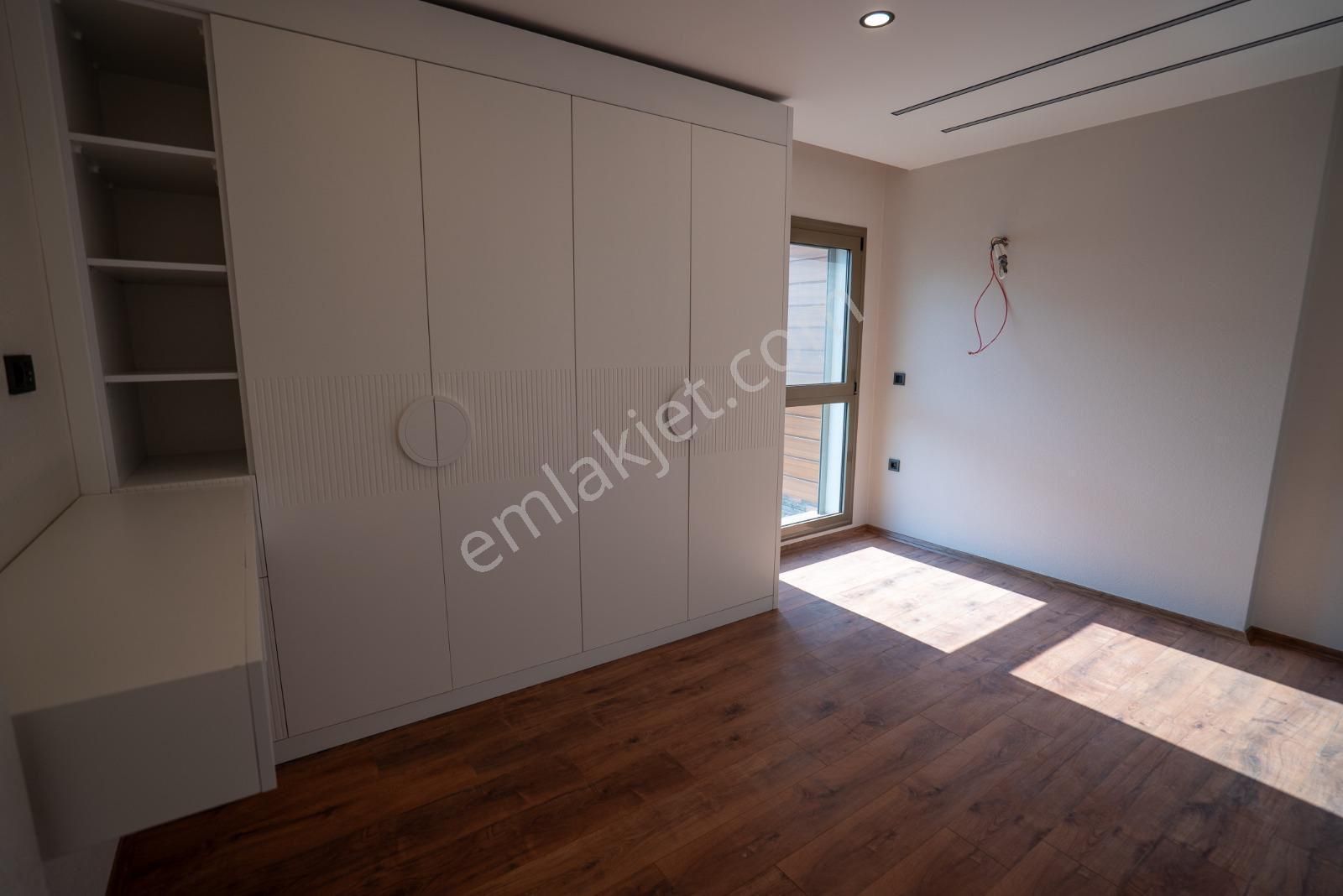 Guvenlık-özel Havuz-bahçe-otopark-merkezi-asansor-sauna-hamam--lüx-akıllı Ev -tamamı Müstakıl - Görsel 33