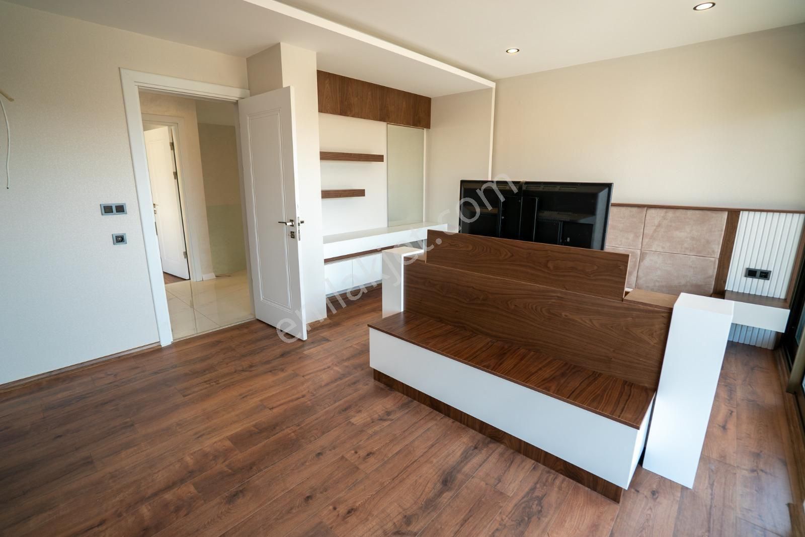 Guvenlık-özel Havuz-bahçe-otopark-merkezi-asansor-sauna-hamam--lüx-akıllı Ev -tamamı Müstakıl - Görsel 26