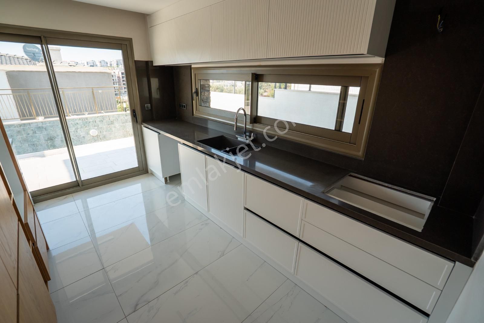 Guvenlık-özel Havuz-bahçe-otopark-merkezi-asansor-sauna-hamam--lüx-akıllı Ev -tamamı Müstakıl - Görsel 12