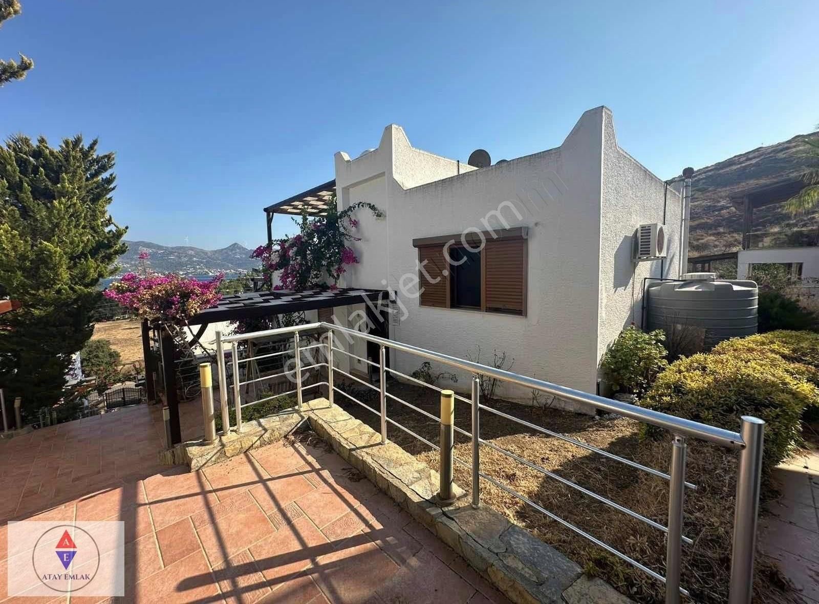 Bodrum Yalıvakda Deniz Manzaralı Ultra Lüks Eşyalı Satılık Villa