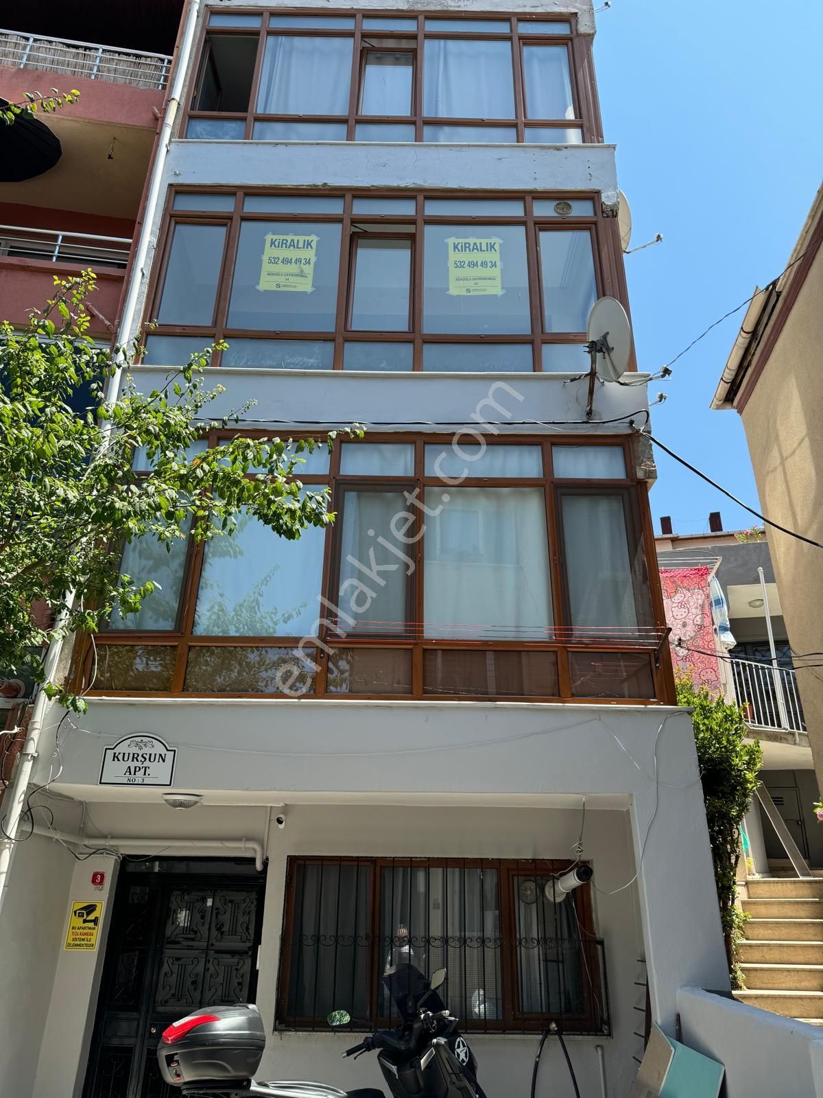 Sarıyer Merkez'de İçi Komple Yenilenmiş Sahile Yakın 2+1 Daire