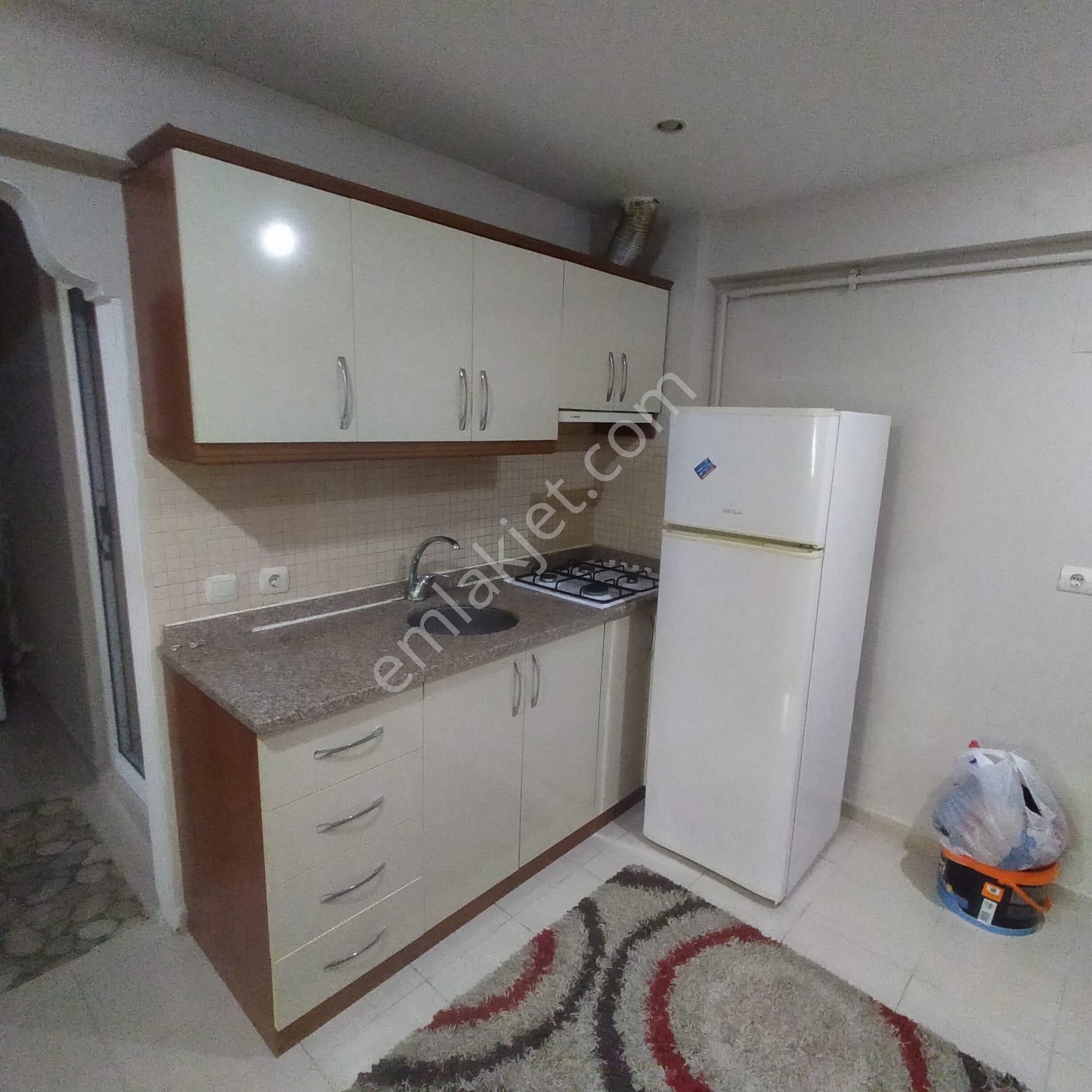 Ender Uysal Gayrimenkulden Kampüste Yakıt İnternet Dahil 1+1 Bahçekatı Apart..