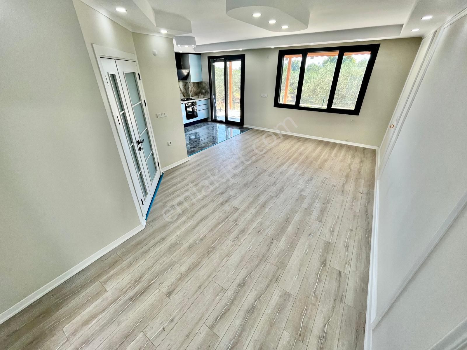 Gümüşden Geniş Bahçeli Ultra Lüx Tasarımlı Sıfır 3+1 Müstakil Ev - Görsel 16