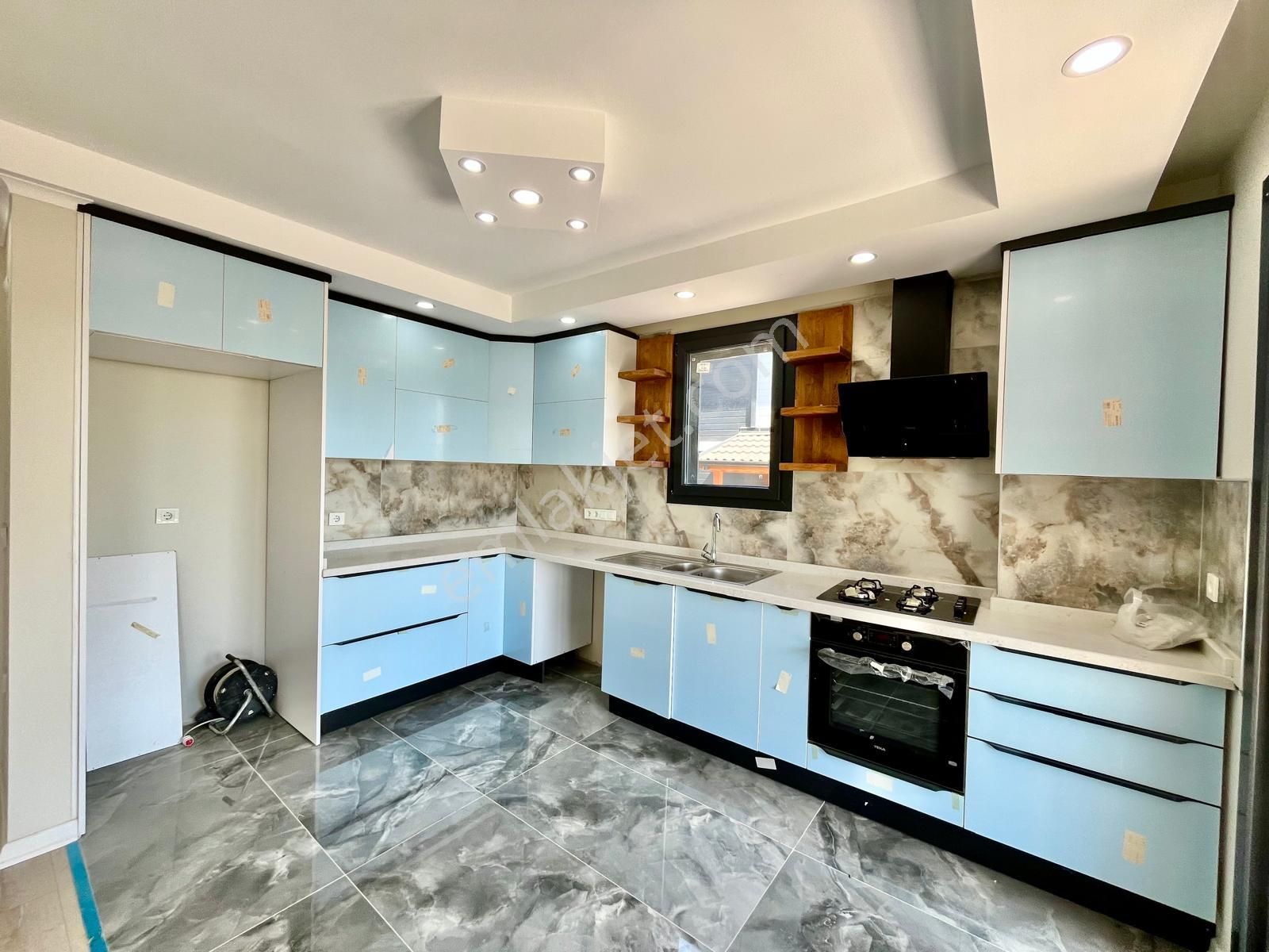 Gümüşden Geniş Bahçeli Ultra Lüx Tasarımlı Sıfır 3+1 Müstakil Ev - Görsel 19