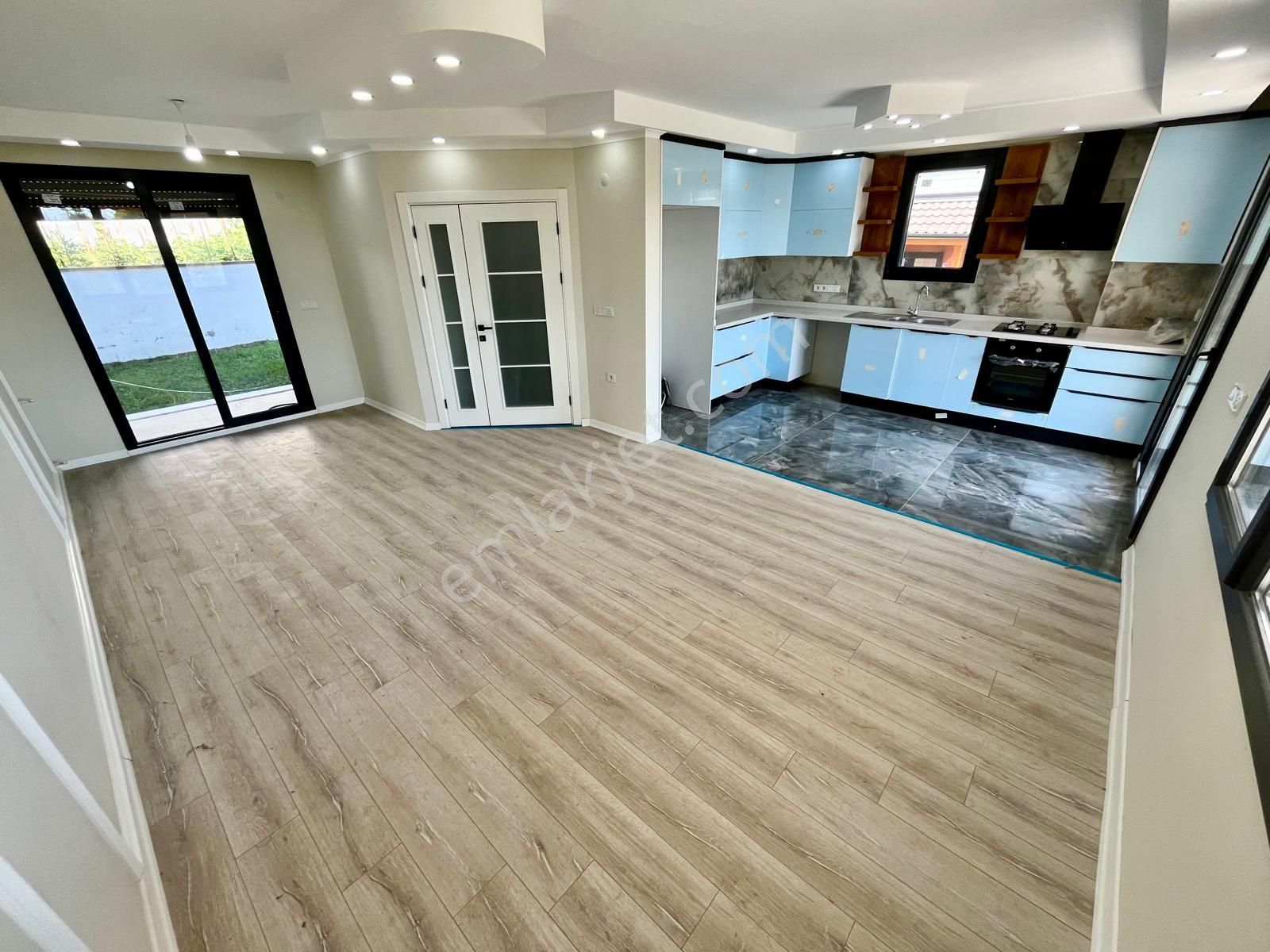 Gümüşden Geniş Bahçeli Ultra Lüx Tasarımlı Sıfır 3+1 Müstakil Ev - Görsel 15