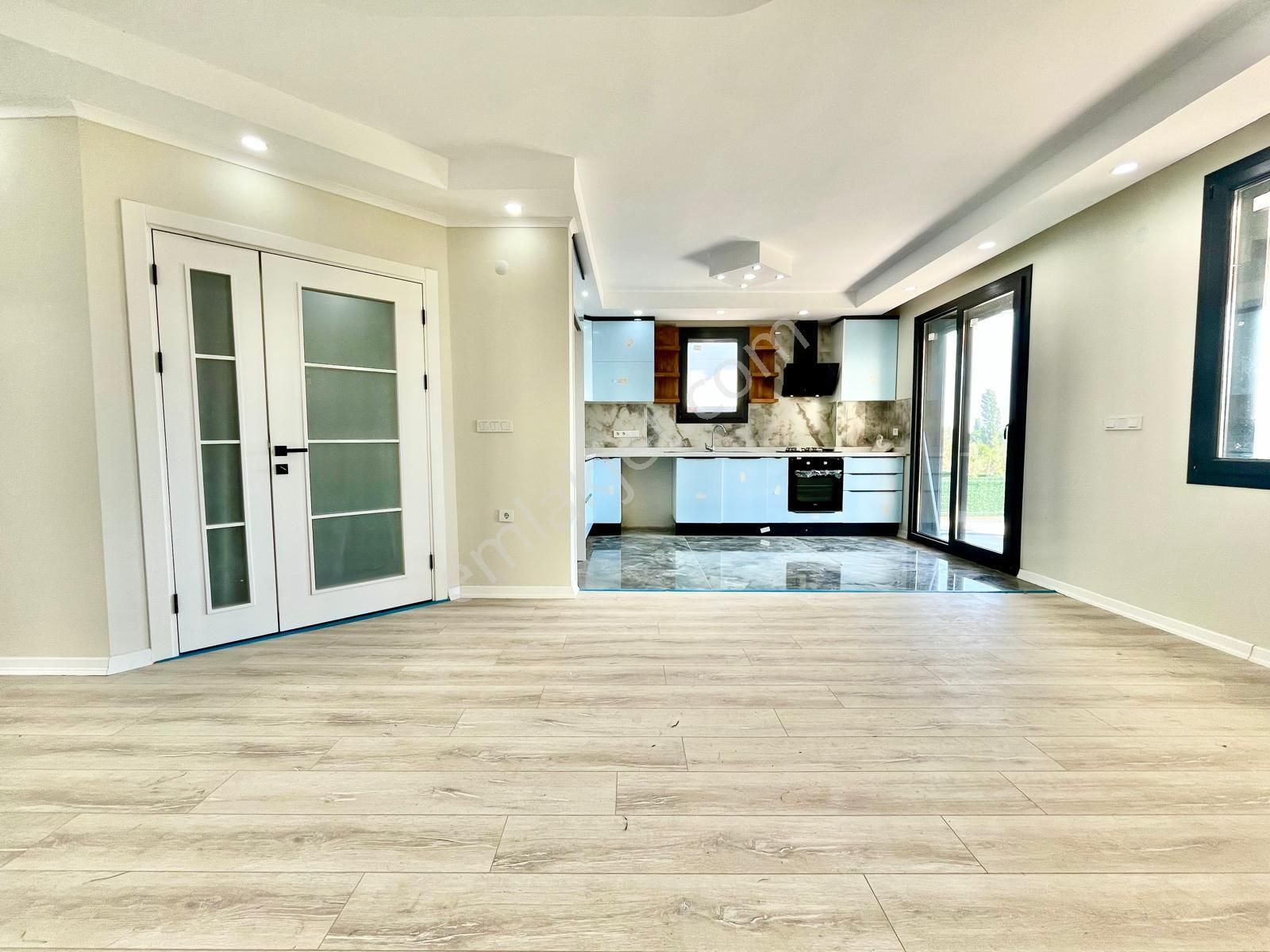 Gümüşden Geniş Bahçeli Ultra Lüx Tasarımlı Sıfır 3+1 Müstakil Ev - Görsel 18