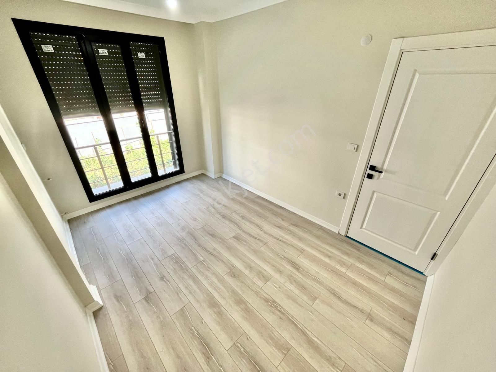 Gümüşden Geniş Bahçeli Ultra Lüx Tasarımlı Sıfır 3+1 Müstakil Ev - Görsel 31